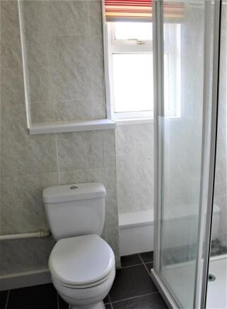 Bathroom 1.jpg