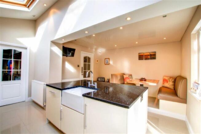Breakfasting Kitchen