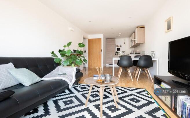 Open Plan Living Room / Kitchen