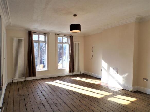 5 bed Detached for sale Image 10