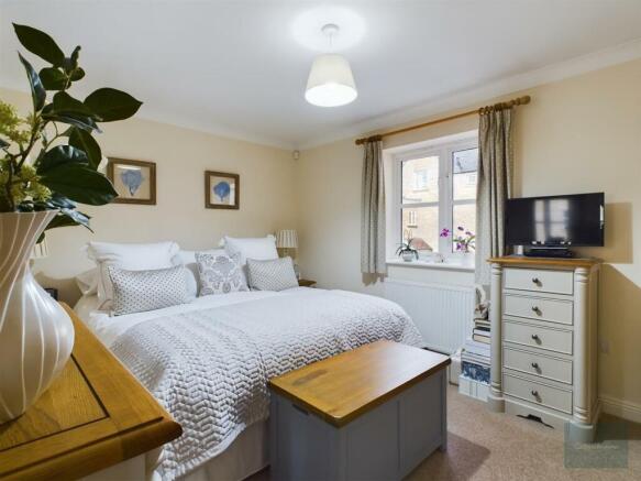 CAM02558G0-PR0144-ST