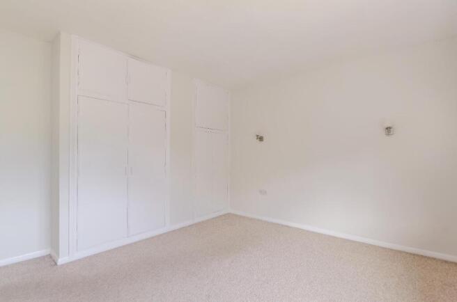 3 bed Terraced to rent Image 5