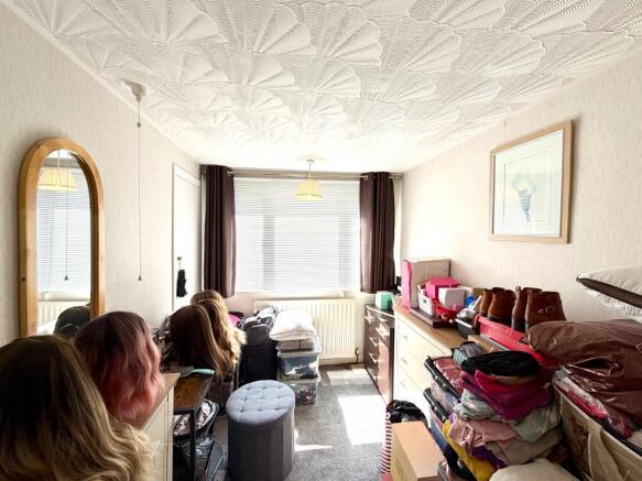 3 bed Semi-Detached for sale Image 8