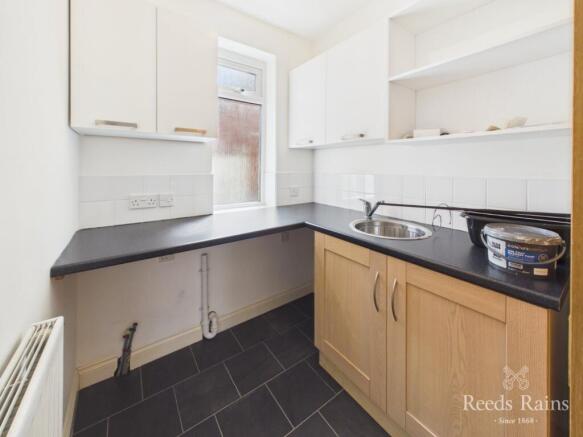 3 bed Semi-Detached for sale Image 4