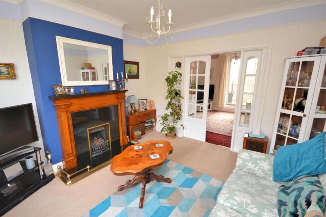 Sitting Room 1 (2).jpg