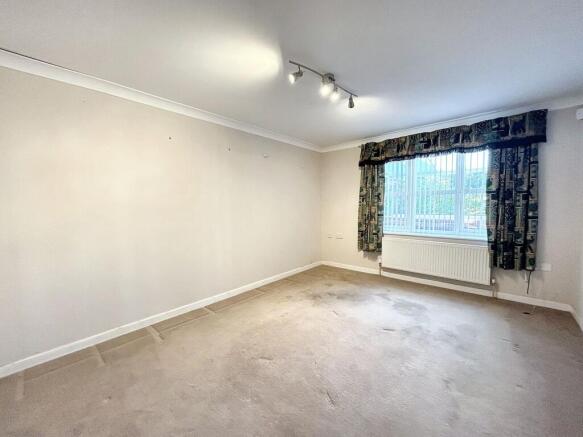 DINING ROOM/BEDROOM