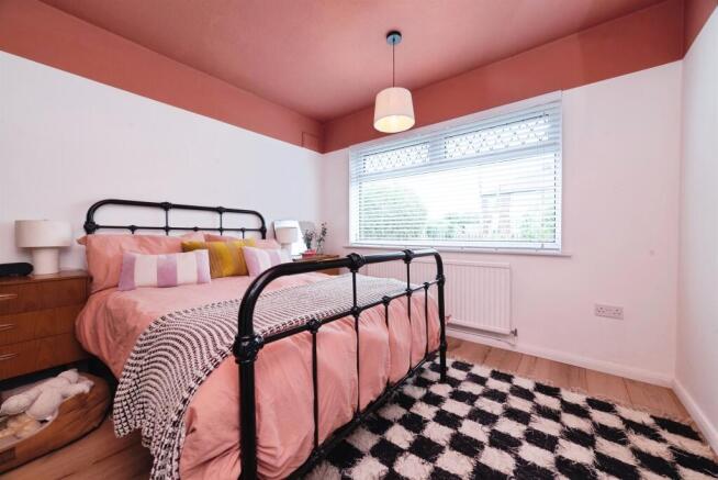 2 bed Semi-Detached Bungalow for sale Image 8