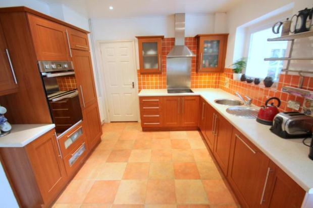 KITCHEN AREA