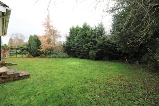 3 greystones side garden 2.jpg