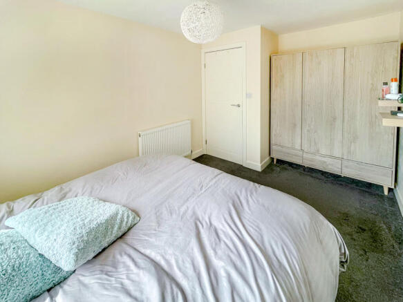 3 bed Terraced for sale Image 9