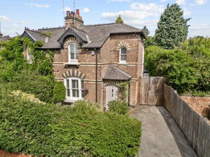 Bow Green Road, Bowdon, Altrincham, Greater Manchester, WA14
