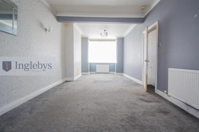 3 bed Terraced to rent Image 4