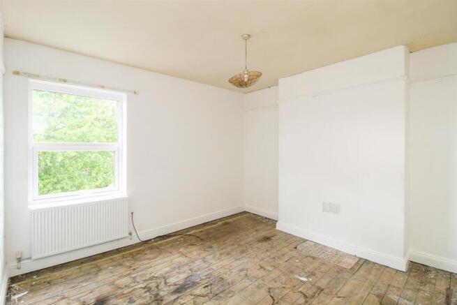 2 bed House for sale Image 5