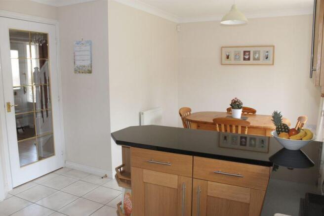 Kitchen / Dini...