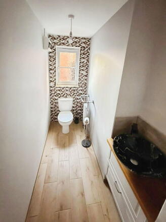 4 bed Detached for sale Image 7