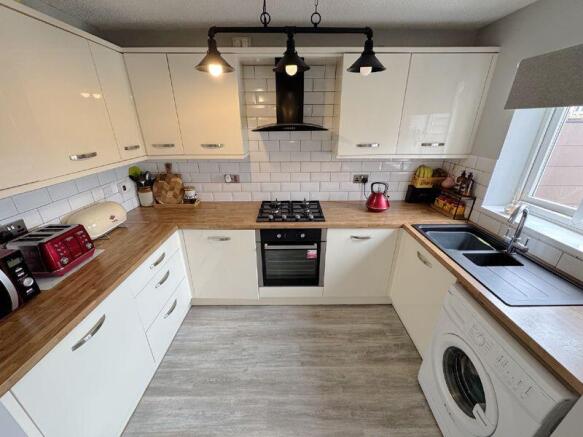 Modern Fitted Kitchen 