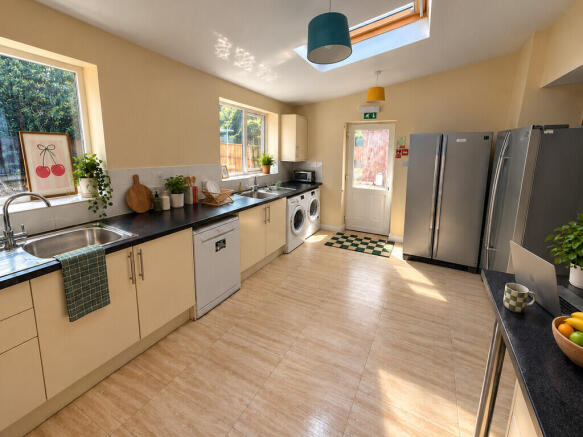 Sunlit Modern Kit...