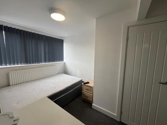 1 bed House Share to rent Image 5