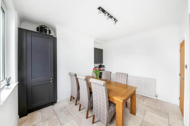 OPEN-PLAN DINING KITCHEN