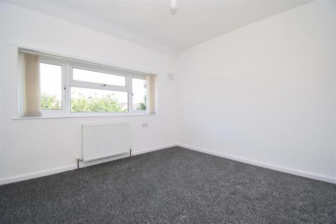 3 bed Semi-Detached to rent Image 11