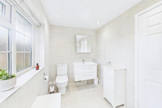 Bedroom 1 Ensuite