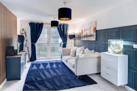 Newman Square, Solihull, B90