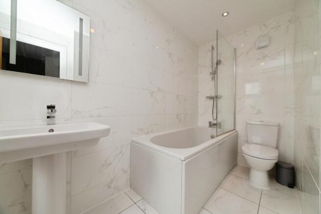 4 bed Semi-Detached for sale Image 8