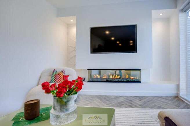 2 bed Apartment for sale Image 4