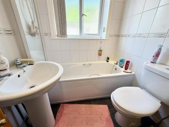 3 bed Semi-Detached for sale Image 10