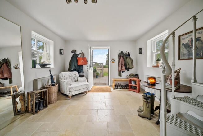 4 bed Semi-Detached for sale Image 6