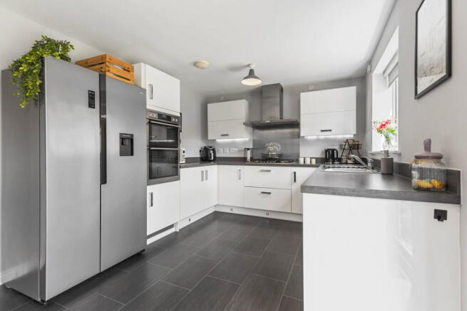 4 bed Detached for sale Image 6