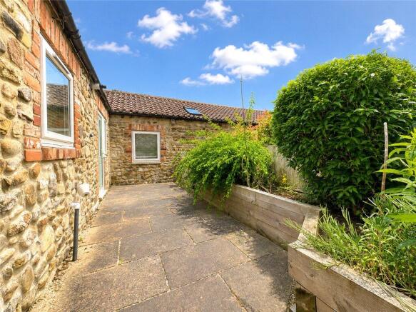 2 bed Link Detached House for sale Image 9