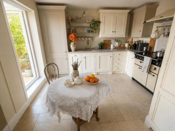 2 bed Apartment for sale Image 4