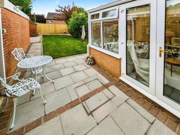 32 Dorset Way photo 15.jpg