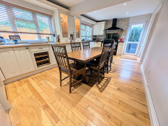 PXL_20251009_1511...