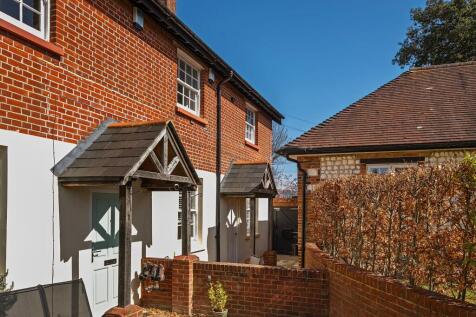 High Street, Durrington, SP4