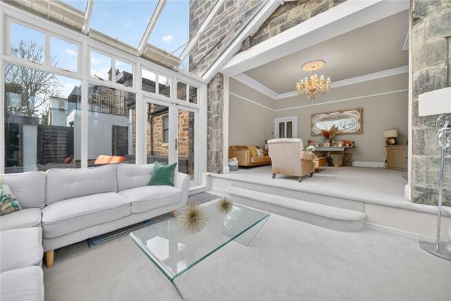 9 bed Detached for sale Image 8