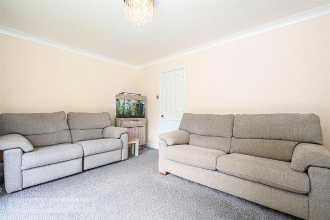3 bed Semi-Detached for sale Image 4