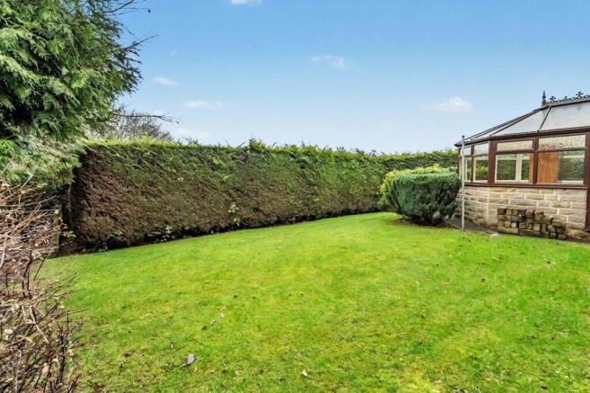 5 bed Detached for sale Image 11