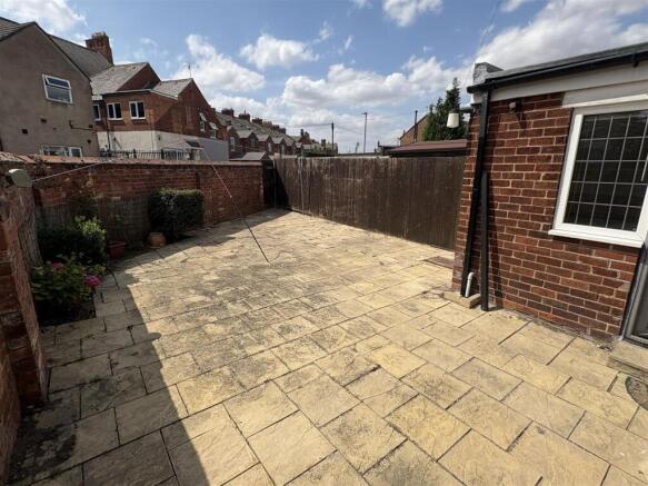 3 bed End of Terrace to rent Image 10