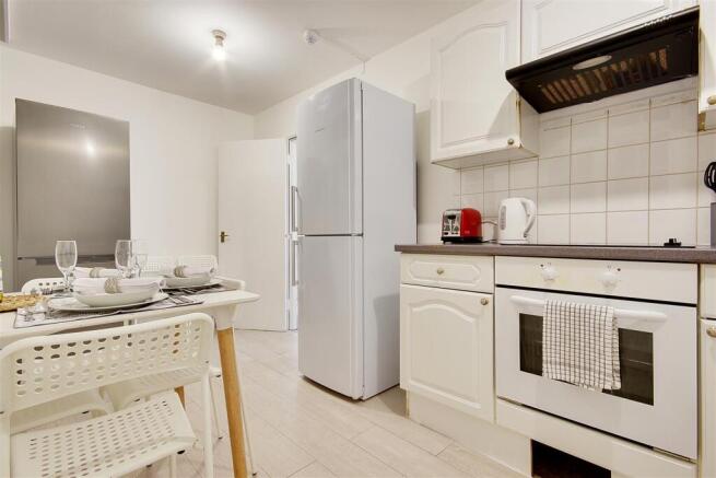 Daimler House Apt2 R.jpg