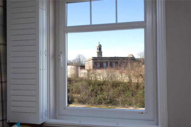 2 bed Flat for sale Image 9