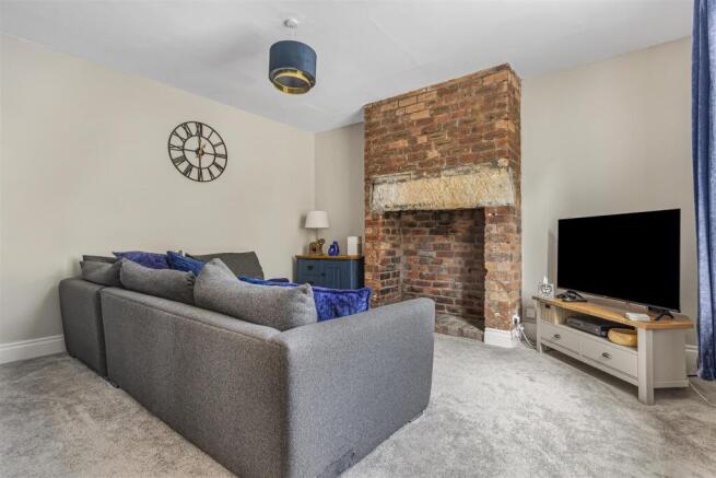 FAMILY LOUNGE
