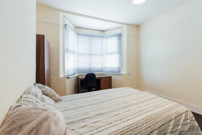 1 bed House Share to rent Image 6