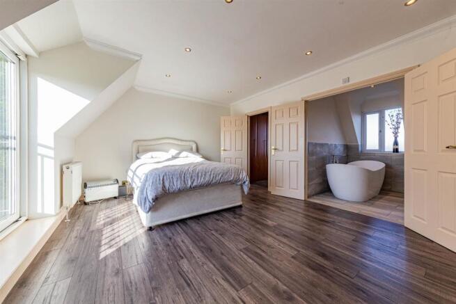 BEDROOM 1:
