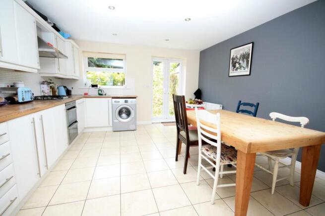 LIVING KITCHEN