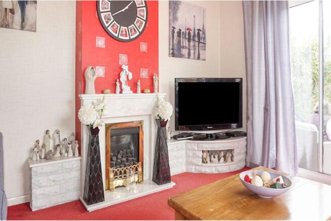 Lounge/Dining Room