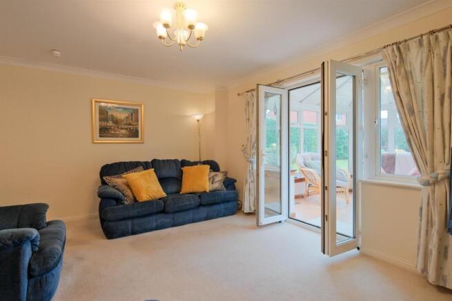 050-72 Beauly Crescent ML2 8EG.jpg