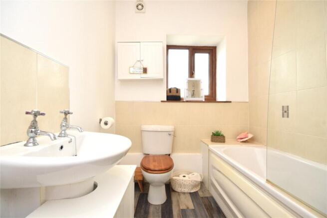 3 bed Terraced for sale Image 8