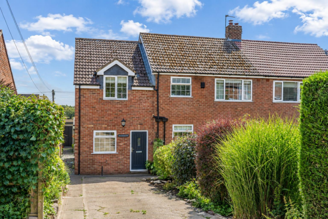 4 bed Semi-Detached for sale in painsthorpe